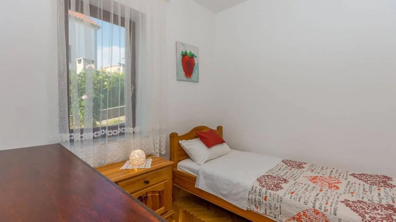 Apartments With A Parking Space Njivice, Krk - 21857 Croatia