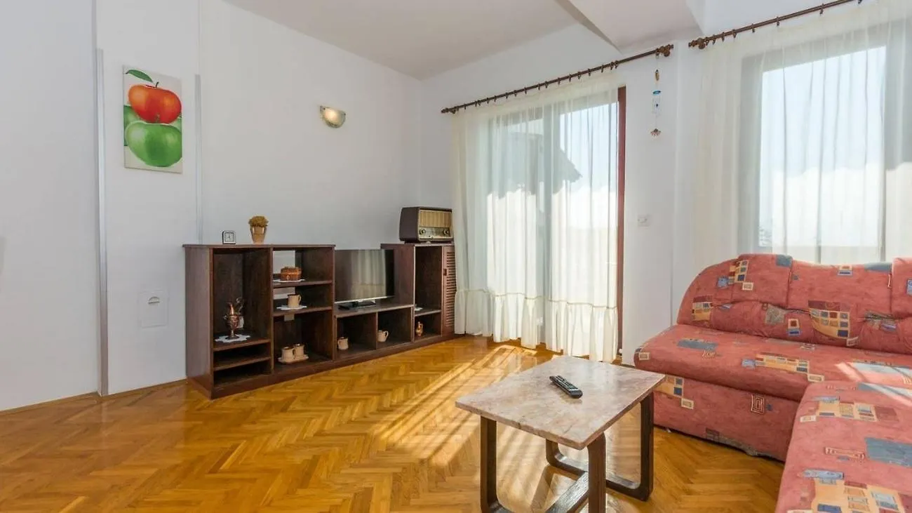 Apartments With A Parking Space Njivice, Krk - 21857  Njivice