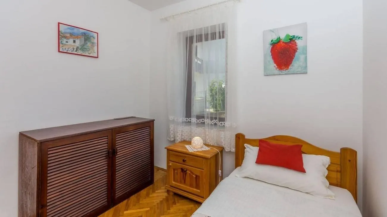 Apartments With A Parking Space Njivice, Krk - 21857 Croatia